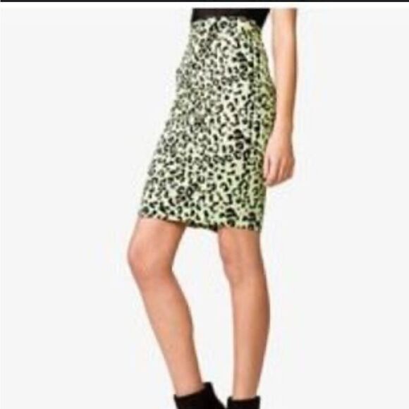 Forever 21 Light Celery Green Leopard Pencil Skirt Knee length - Picture 1 of 12